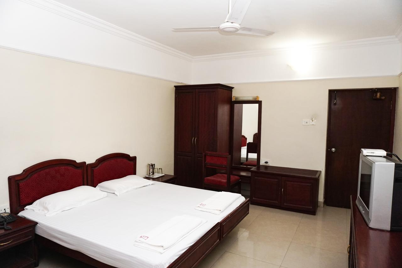 Hotel Keerthi Thiruvananthapuram Exterior foto