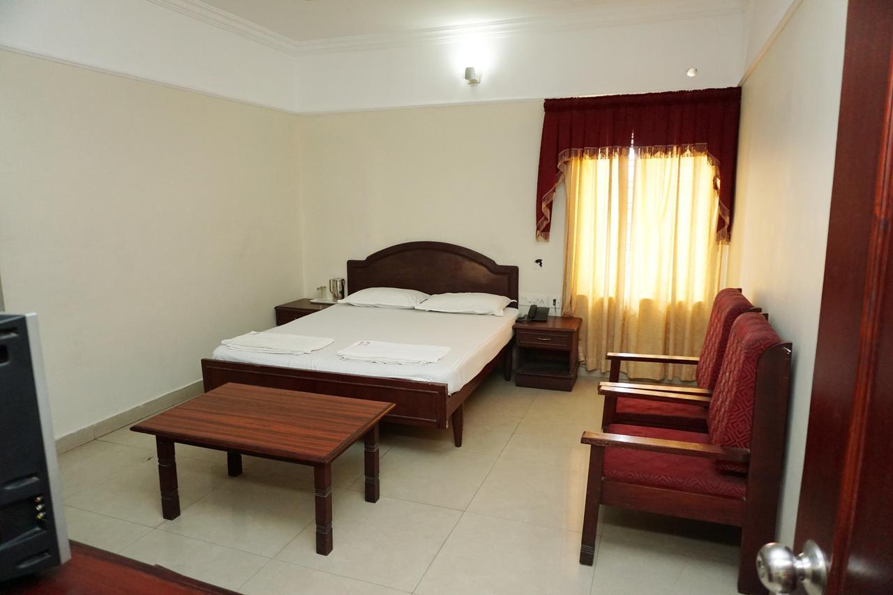Hotel Keerthi Thiruvananthapuram Exterior foto